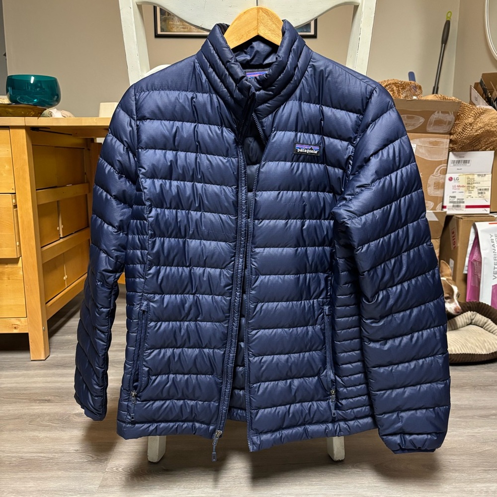 Patagonia Down Sweater Jacket Size Large in Navy